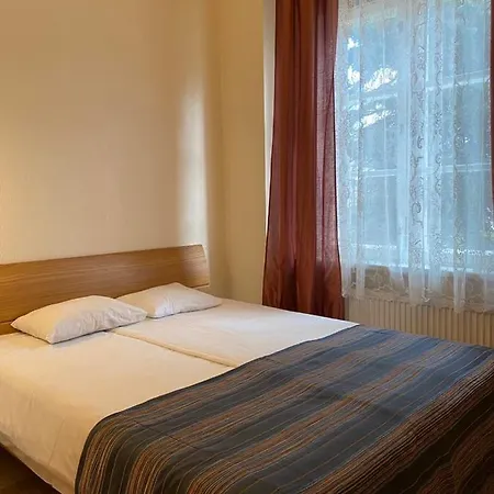 Aquamarine - Lauluvaeljak Hotel Reval